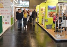 In hal 2 werden de bezoekers op deze manier op de route naar de nieuwe hal 4A gewezen.