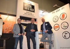 René van der Locht, Rob van den Berg en Youri van der Heijden van Meesters van de Halm. Zij schonken onder meer aandacht aan de nieuwe range granola's. Hiermee speelt Meesters van de Halm in op de trend rond gezondere producten er zijn drie varianten: suikerarm, eiwitrijk en vezelrijk.Youri showt overigens ook de speciale Meesters van de Halm-schoenen. Die hadden de mannen allemaal aan.