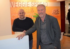 Aan de andere kant van de stand: Bryan Boenders en Dik Goorhuis namens Bio+ Trading Company.