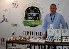 "Francisco Miller van Royal Green Naturals stond voor de tweede maal met een eigen stand op deze beurs. "Het leuke aan deze beurs is dat hier ook echt de winkeliers zelf komen. Dat zie je in Nederland en Duitsland een stuk minder", zo vertelt Francisco."