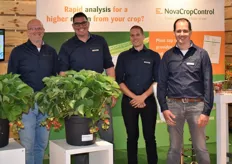 Sjoerd Smits, Koen van Kempen, Eric Hegger en Joan Timmermans van Nova Crop Control staan hier vooral om de internationale klanten te ontmoeten.