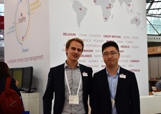 Delphy had een druk bezochte stand met vele vertegenwoordigers zoals onder andere Harro de Moor en Bai Xiaofeng.