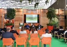 Een presentatie in het TOFF Theatre.