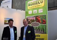 "Cees Monster en Arie van de Wijgert vertegenwoordigen Komeco. Ze zijn niet aanwezig in het TOFF gedeelte, maar staan op hun oude vertrouwde plek waar ze al twee keer eerder hebben gestaan. "We staan hier prima, goed in beeld en in de loop", aldus beide heren."