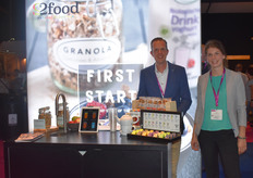 2Food heeft een gamma aan duurzame, alternatieve producten zoals notenrepen en kombucha. Links: Björn Bosch, rechts: Jarinde Leukfeldt.