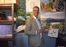 Henk Bart importeert wijnen, waaronder ook biologische. Ze tonen op Gastvrij Rotterdam ook hun nieuwe gerecyclede wijnstop.