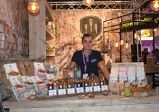 Brandon Middelhof van Tilant heeft biologische granola en crackers in het assortiment.