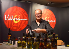 Fred ten Kroode van Valderrana biedt biologische olijfolie aan.