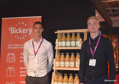 Bickery heeft biologische sappen en biologische energiedranken in het assortiment. Links: Kenny van Gent, rechts: Olivier Nugteren. 