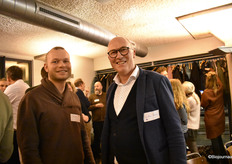 Bart Grobben (Agrifirm) en bio-teler Wicher Hoeve.