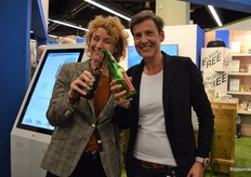 Proost! Annemiek Flantua (DO-IT) en Merle Koomans van den Dries (Odin De Nieuwe Band).