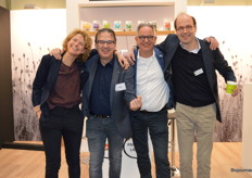 René van der Locht en Rob van den Berg (Meesters van De Halm) kregen het echtpaar Annemiek Flantua (DO-IT) en Wilco Schets (imkerij De Traay) op bezoek. 