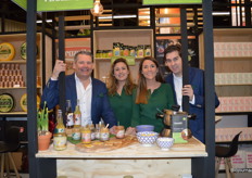 Pieter Dirven, Hélène Lokhoff, Anneloes Hoorneman en Tom Nuijten van De Smaakspecialist. Zij presenteerden niet alleen een nieuwe groentejus en groentefond, woksauzen en chilisauzen. Ook nieuw is de No cheese fondue.