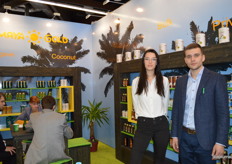 Bente Abna en Alexander Diakonov vertelden dat er vooral vanuit Duitsland, Engeland en Frankrijk veel vraag is naar de producten van Maya Gold. Bente: "We gaan nu ook leveren aan Holland&Barrett."