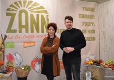 Astrid Rog en Geoffrey Harreman bij Bio-Center ZANN. Geoffrey: "We hebben al veel nieuwe contacten opgedaan en veel leveranciers gesproken. We verwachten dat onze verhuizing halverwege maart een feit zal zijn."