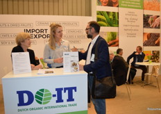 Martha Jeuken en Ilse Stronks bij DO-IT.