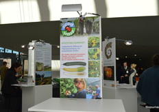 Jan Velema vertelde net na de 'Mitte' ingang van het beursgebouw alles over de activiteiten van de Stichting Zaadvast.