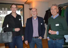 Coranne Vos en Gerard Hardeman van de Dutch Organic Baking School met Michel Witmer van Groen Agro Control. 