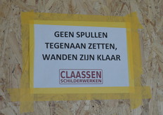 Daarom hebben de schilders een waarschuwing op deze wanden gezet.