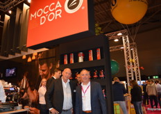 Rob Smith en Jeroen Joosen. Rob schat het bio-aandeel bij Mocca d'Or op zo'n 50%.