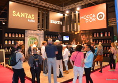 De combinatiestand van Santas Koffie, Earth Concepts en Mocca d'Or. 