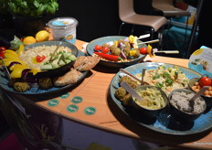 Monique had allerlei hapjes gemaakt met de Florentin-producten.