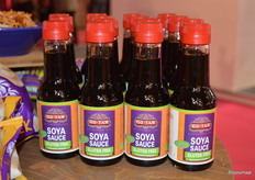 De biologische sojasaus van Go-Tan is ook in een klein flesje verkrijgbaar.