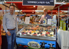 Gerard en Barend Mul van Sonneclaer IJs. Gerard runt sinds juni boerderij Boterhuys in Warmond (Zuid-Holland). "Daar gaan we ook onze ijsmakerij naartoe verhuizen. Daarnaast zijn we bezig met een nieuwe huisstijl." 