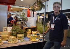 Gerben Bakker vertelt dat De Zeekraal graag op de Vakbeurs Foodspecialiteiten staat om het contact met haar klanten warm te houden. "De mensen weten ons hier wel te vinden."