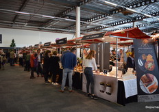 Een deel van de bio-ondernemers op de Vakbeurs Foodspecialiteiten was terug te vinden in één van deze kramen op het Marktplein. 