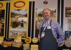 Jan Craens van Kaaslust heeft verschillende biologische kazen in zijn assortiment.