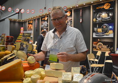 Herman van Assen bezocht namens De Vreugdehoeve (Zwolle) de beurs. Daar vond hij in de stand van Kaashandel Remijn zijn biologische Mècorino schapenkaas.