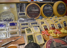 Het aanbod van Thise. Roel: "De top 3 kazen hebben we voorzien van een Nederlands design." (Rechtsboven)