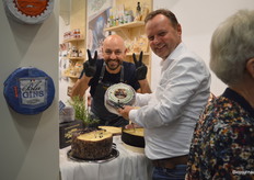 Paul Veldhuis liet de bio-producten bij Naturalia zien. 