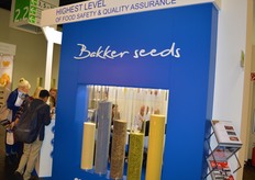 Bakker Seeds was duidelijk aanwezig met hun stand. Door de duidelijke naam en vier graan zuilen was de stand goed te herkennen.