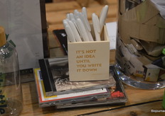 Deze pennen zijn gemaakt van oude CD-hoesjes.