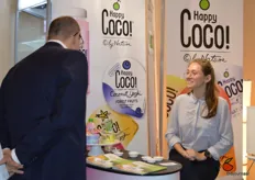Solène Thon in gesprek bij Happy Coco uit Amsterdam. Happy Coco produceert onder meer ijs en yoghurt met de King Coconut (vegan). 