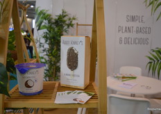 De Almond Frostick werd eerder dit jaar op de Nederlandse markt geïntroduceerd. Dit is het eerste biologische plantaardige ijsje op basis van amandelen. 