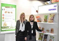 Sophie Paulin en Annabel Robert waren aanwezig voor Coopenoix. Op de beurs presenteerden zij onder andere een nieuwe verpakking voor hun biologische producten.