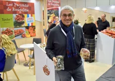 Philippe Fort van Rougeline poseert onder andere met de Yoom tomaat, een variëteit van Syngenta. Dit jaar won de tomaat de Fruit Logistica Innovation Award.