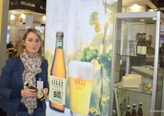 Stefanie Borremans-Skaliks van Silly bier. 