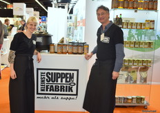 Andrea en Michel van De Kleinste Soepfabriek. Positief over de beurs en ziet de export naar Duitsland ook ieder jaar groeien. 
