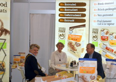 De stand van Renske natuurlijke diervoeding met in het midden Renske. 