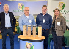 Fokko Feenstra, Aalt van de Kraats, Martijn van de Kraats en Terese Pelgrim van Greenfood International. 
