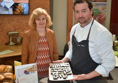 Gabriele Freyer en René Honeder van Kamut. Hebben een divers assortiment aan producten van biologisch graan geïmporteerd uit Canada en Noord-Amerika. 