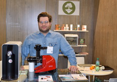 Gregory Dahan van Vidya. Leveren oplossingen voor ouderen, verschillende machines voor het verwerken van gezonde voedingsstoffen. 