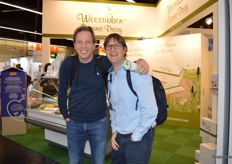 Erik van Gangelen en Dirk Schnellen van Brandplant. Zij wonnen met de PLAYin CHOC (een duurzaam alternatief voor het kindersurpise ei) tijdens de Bio-beurs de award voor het Beste bio-product van 2020.