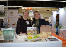 Bij Eco Warehouse kreeg Ellen Visser (rechts) gezelschap van haar nieuwe werkneemster Fleurine Hugo-Kalff, voor de Franse markt. Er komt een nieuwe set Food Huggers aan.
