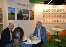 Oeble Kempenaar (rechts) vertelt meer over de activiteiten van High Quality Organics.