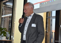 De tweede lezing was door bio-akkerbouwer en wetenschapper Meino Smit.